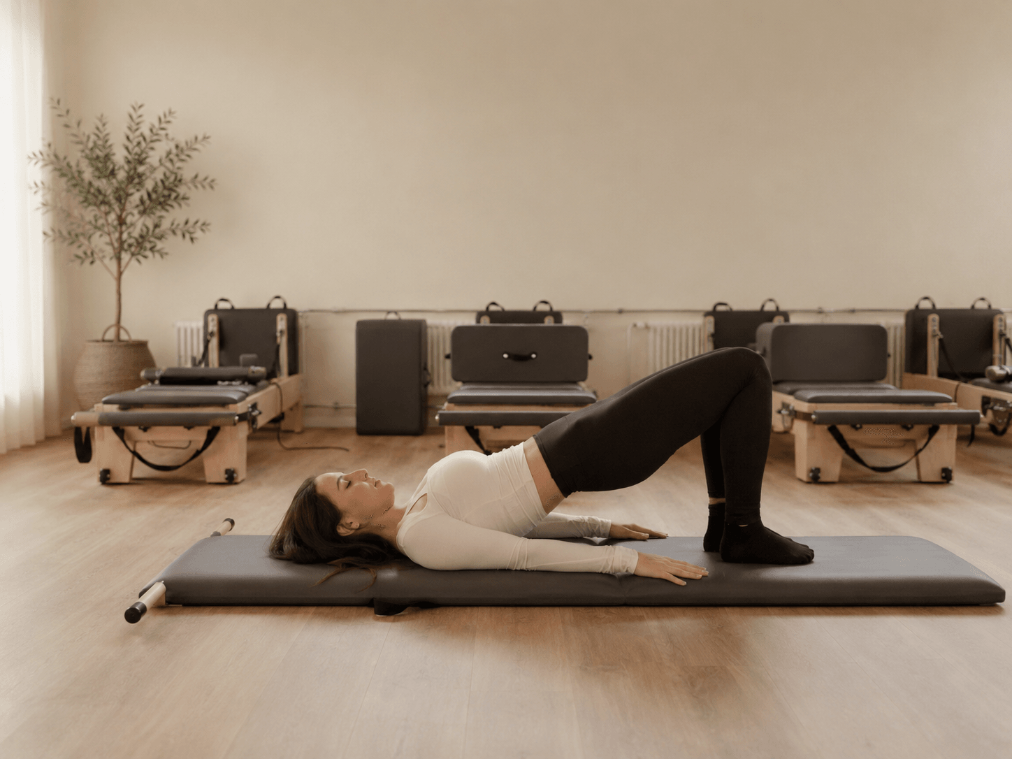 Clinical-Pilates-Einheit am Reformer, geleitet von Physiotherapeutin Anna Márki in Langenthal.